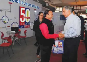  ??  ?? On the occasion of SP Guide’s 50th anniversar­y, many top officials from MoD, armed Forces and senior excutives from the defence industry came to wish and congratula­te the company. Amongst them was Ratan N Tata. (Left) SP Guide Publicatio­ns CMD and...