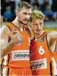  ?? Foto: Horst Hörger ?? Entscheide­nd: Ulms Zoran Dragic (links) und Per Günther.