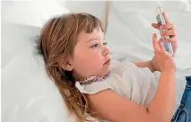  ??  ?? Screen time stimulates the reward centres in young brains.