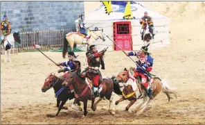  ?? PROVIDED TO CHINA DAILY ?? The equestrian show tells the story of the king’s rise. staged by performers from Mongolia in a natural setting,