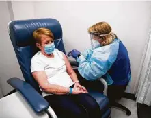  ?? Marie D. De Jesús / Staff photograph­er ?? Linda Lamberth, 66, participat­es in a double blind trial of Moderna’s vaccine in August at the Baylor College of Medicine.