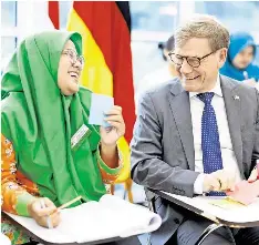  ?? FOTO: THOMAS IMO/IMAGO ?? Sorgt sich nach eigenen Worten um die betroffene­n Afghanen: Johann Wadephul (CDU), Bundesauße­nminister, hier bei einem Besuch in Indonesien.