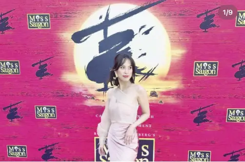  ?? ?? Kiara Dario graces the red carpet of ‘Miss Saigon’ Australia.