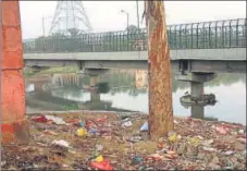  ?? HT PHOTOS ?? The killings happened in two phases — the first at the Gang Canal (left) of Muradnagar, 40 minutes away from Hashimpura, and the second at Hindon river in Ghaziabad.