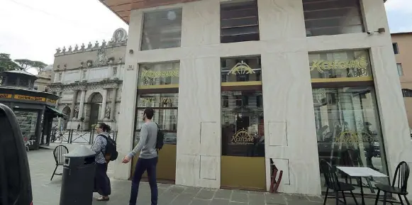  ?? (foto Proto/ Barsoum) ?? Storico
L’ex Caffè dell’Orologio in piazzale Flaminio, aperto nel 1927, caduto in disgrazia nel 2017 e riaperto un mese prima del lockdown