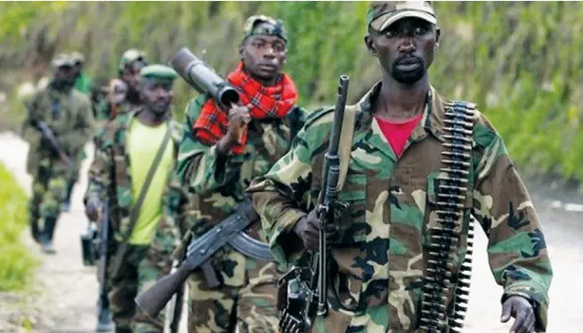  ??  ?? Governo envolve grupos armados no plano de estabilida­de política no território nacional PIERRE AUSSEILL | AFP