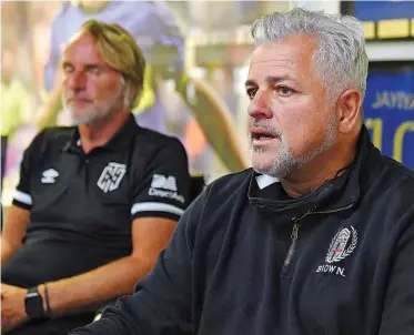  ?? | PHANDO JIKELO African News Agency (ANA) ?? CAPE Town City owner John Comitis, right, and coach Jan Olde Riekerink.