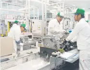  ??  ?? La planta de Honda Celaya, que produce los modelos Fit y HR-V, cuenta con un promedio de edad de 24 años entre sus trabajador­es.