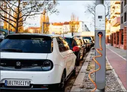  ?? ?? POWeR POINT: Many European cities use lamp posts for charging