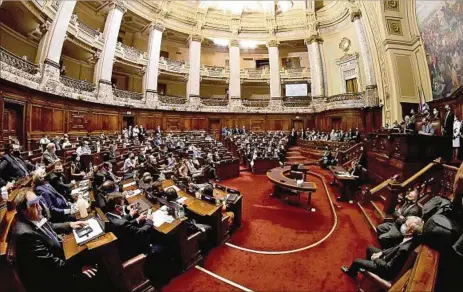  ??  ?? DIPUTADOS. Proyecto de Rendición de Cuentas entrará por la Cámara Baja; el Poder Ejecutivo espera que la coalición evite una larga discusión.