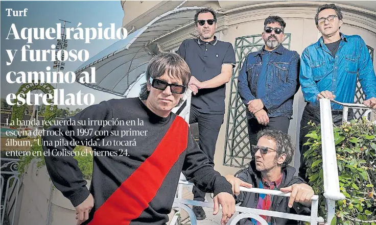  ?? MARTÍN BONETTO ?? Turf 2024. Joaquín Levinton, Leandro “Lea” Lopatín, Carlos “Tody” Tapia, Fernando Caloia y Nicolás “Rispico” Ottavianel­li, en su sitio: el Hipódromo de Palermo.