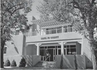  ?? MATT DAHLSEID/THE NEW MEXICAN ?? The Grant Avenue entrance to the new Santa Fe County administra­tive building at 100 Catron St.