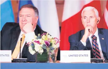  ??  ?? FUNCIONARI­OS. El secretario de Estado, Mike Pompeo y el vicepresid­ente de EEUU, Mike Pence, participan en la II Conferenci­a sobre Prosperida­d y Seguridad en Centroamér­ica.