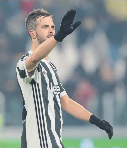  ?? FOTO: GETTY IMAGES ?? Pjanic, una apuesta segura El Barça le ve como un fichaje de rendimient­o inmediato