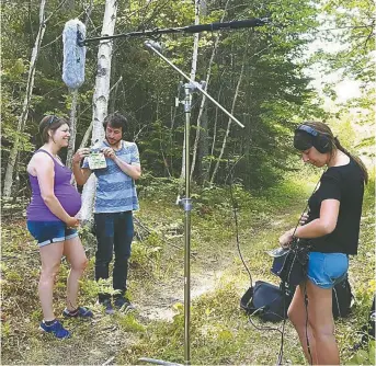  ?? - Gracieuset­é ?? Fin juin, une équipe de tournage est venue du Québec pour réaliser un court reportage sur le projet immobilier de Mathieu Hébert et Monique Gallant (lire encadré).