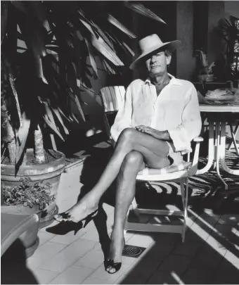  ?? PHOTO COURTESY HELMUT NEWTON FOUNDATION ?? ‘OLD NAUGHTY BOY’: Helmut Newton poses at his home in Monte Carlo in 1987.