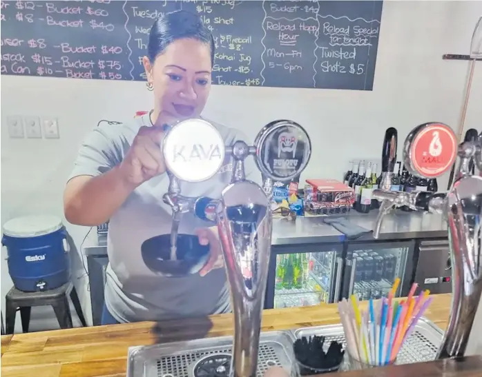  ?? Picture: SUPPLIED/TRICIA EMBERSON ?? Sparkling kava being served at the Reload Bar in Nuku’alofa, Tonga.