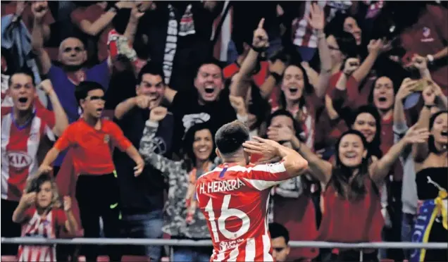  ??  ?? EXULTANTE. Héctor Herrera celebró por todo lo alto su primer gol con la camiseta del Atlético, contra la Juventus en el día de su debut.