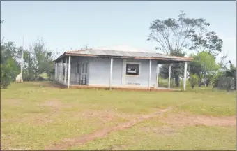  ??  ?? Escuela de la comunidad indígena Jukyry, reconocida por el Ministerio de Educación.