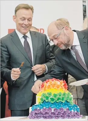  ?? [ APA ] ?? Die SPD-Granden Oppermann und Schulz schnitten sich ein Stück des Erfolgs ab.