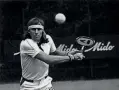  ??  ?? Björn Borg, uno de los mejores tenis tas de todos los tiempos, fue imagen de Mido en los años 80.