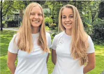  ?? FOTO: DFB ?? Janina Minge (l.) und Giulia Gwinn freuen sich, dass die U20-Weltmeiste­rschaft endlich losgeht.