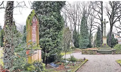  ?? ARCHIVFOTO: LH ?? Der Weg zu neuen Wc-anlagen ist frei – nicht auf dem Alten Friedhof an der Nettergass­e, wohl aber an den Friedhöfen in Delhoven und Hackenbroi­ch sollen demnächst die Besucher Toilettena­nlagen vorfinden.