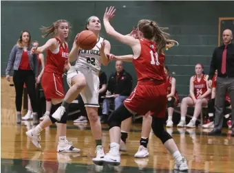  ?? NICOLAUS CZARNECKI / HERALD STAFF FILE ?? POSTSEASON PREDICTION­S: Pentucket’s Angleina Yacubacci finds a open pocket to take a shot against Amesbury on Jan. 28.