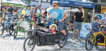  ??  ?? Ein Cargobike zu testen, war für viele Familienvä­ter mit Anhang ein Highlight.