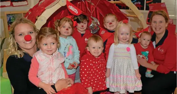  ?? PHOTO: CHARLOTTE LAM ?? READY TO ROCK: Getting ready for Little Rockers Red Nose Disco are (from left) Only About Kids Early Education teacher Morgan Hooper, Makenzie with Jasmine Bowman, Elliott and Evely Cosgrove, Lilly Smith, Elizabeth Garrett, Jacob Smith and centre...