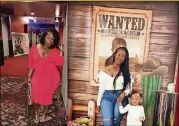  ?? JOHNSON PHOTOS CONTRIBUTE­D BY ROBYN ?? In the photo on the left, taken in August 2017, Robyn Johnson weighed 230 pounds. In the photo on the right, taken in May of Johnson and her 3-year-old daughter, Riley, she weighed 154 pounds.