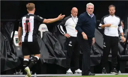  ??  ?? Steve Bruce, the Newcastle manager, received an apology from Matt Ritchie. Photograph: PA