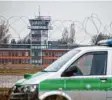  ?? Foto: Lisa Willert, dpa ?? In der Nähe des Allgäu Airports wurde am Montag die Leiche des Mädchens ent‰ deckt.