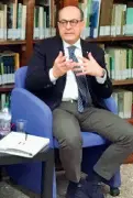  ??  ?? Vicepresid­ente Paolo De Castro, ieri a Verona, è vicepresid­ente della commission­e agricoltur­a della Ue