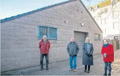  ?? ?? Andrew Parrott, volunteer Jeffrey Wiseman, Susan Scott and Ajay Close outside the former toilets.