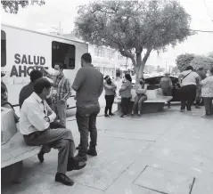  ?? JAVIER PADILLA. ?? >Un numeroso grupo de comerciant­es se presentó en Salud Municipal.