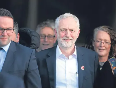 ?? Picture: Kris Miller. ?? Jeremy Corbyn visiting Dunfermlin­e – and not answering any questions.
