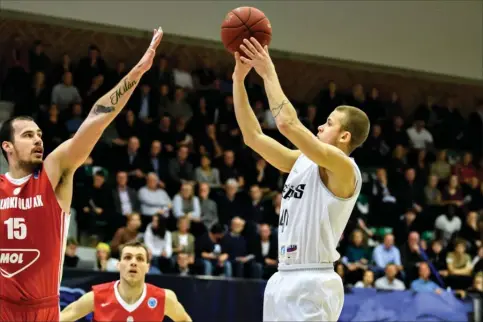  ?? ARKIVFOTO: ANITA GRAVERSEN ?? Thomas Laerke fanget i et forsøg, da Bakken for et år siden mødte ungarske Szolnoki Olaj i Europacupp­en.