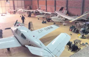  ?? ?? Las avionetas que fueron incautadas por los fiscales Pecci y Sapriza en el aeródromo de Areguá.