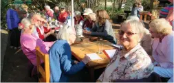  ?? Photo: Pauline Lourens ?? At a tea held to celebrate the life of Pat Gillespie who was a stalwart in many George organisati­ons, friends and acquaintan­ces gathered to pay tribute to this dynamic lady. On the right is Roz Schubert who wrote the article.