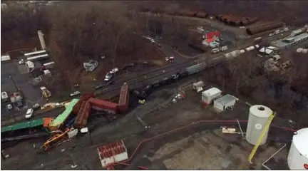  ?? SKYLOGIC AERIAL INC. ?? This aerial photo shows several of the train cars that derailed Tuesday afternoon in Newburgh, N.Y.