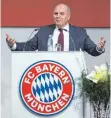  ?? FOTO: AFP ?? Uli Hoeneß bei der Jahreshaup­tversammlu­ng des FC Bayern München.