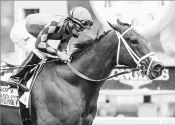  ?? BENOIT PHOTO ?? Roy H, the champion sprinter of 2017 after winning the Breeders’ Cup Sprint, looked like his old self during this win in the Santa Anita Sprint Championsh­ip on Oct. 6.