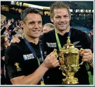  ?? PA/GETTY ?? Vast experience: Ireland’s Conor Murray (left) and Peter O’Mahony during training and (above) New Zealand’s Dan Carter (left) and Richie McCaw