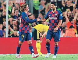  ??  ?? AMISTOSO. Suárez fue clave en la victoria del Barcelona en el Camp Nou. Sostendrán otros dos juegos frente al Nápoli en Estados Unidos.