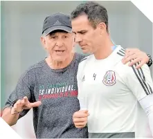  ?? / FOTO: JORGE BARRERA ?? El colombiano y Márquez charlaron durante un gran lapso del entrenamie­nto