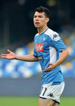  ??  ?? Messicano Hirving Lozano, esterno d’accatto messicano Il Napoli lo ha prelevato in estate dagli olandesi del Psv Heindoven