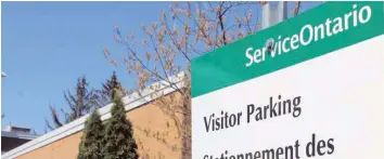  ??  ?? Le bureau de ServiceOnt­ario à Embrun sera l’un parmi des neuf à travers la province qui fermeront leurs portes d’ici février 2017.