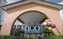  ?? BRUCE BENNETT / THE PALM BEACH POST ?? The 500 Ocean retail and residentia­l building will have retail space for restaurant­s, salons and shops.