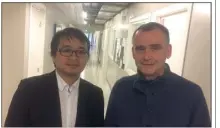  ?? (Photo S. M.) ?? Le professeur Yves Lacroix (à dr.) et Minh Tuan Vu, étudiant consacré Docteur en mécanique des fluides à l’issue de sa soutenance de thèse.